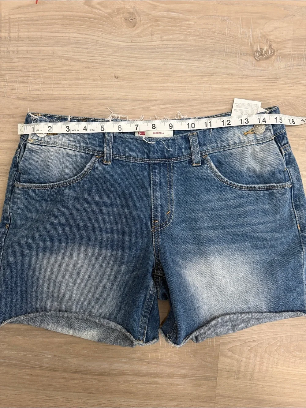 Levi's Shortall Mid Rise Denim Jean Shorts.  Sz 16R